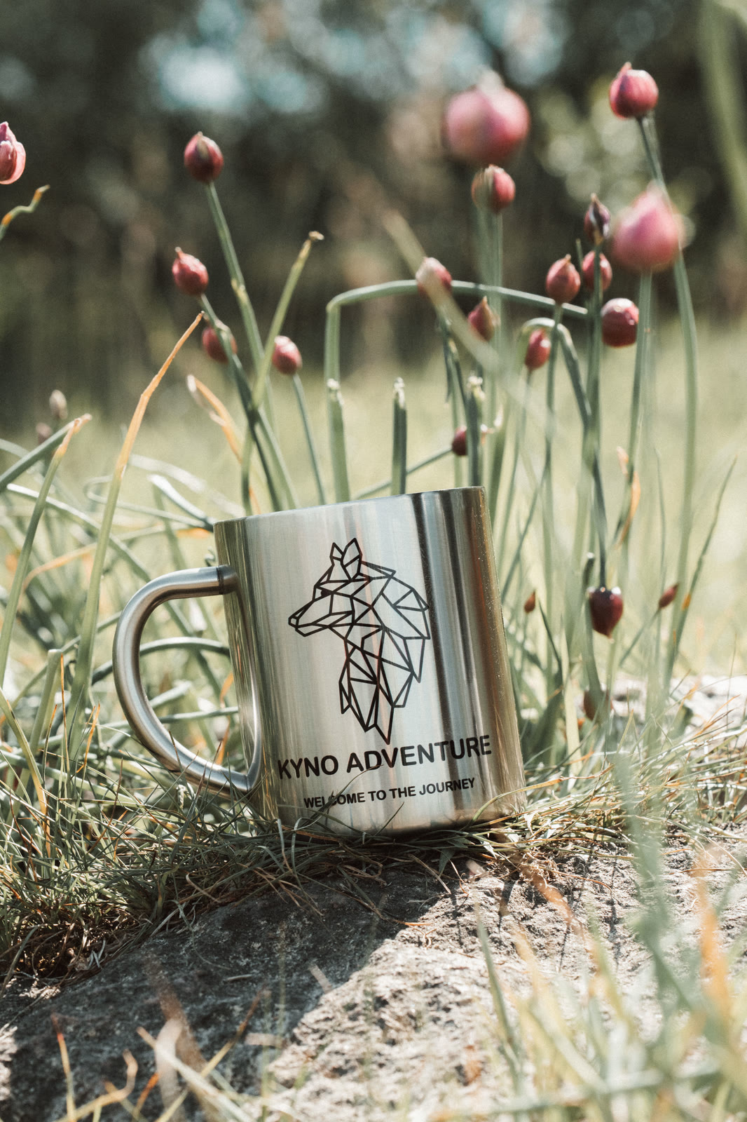 Kyno Adventure Edelstahltasse mit Schriftzug